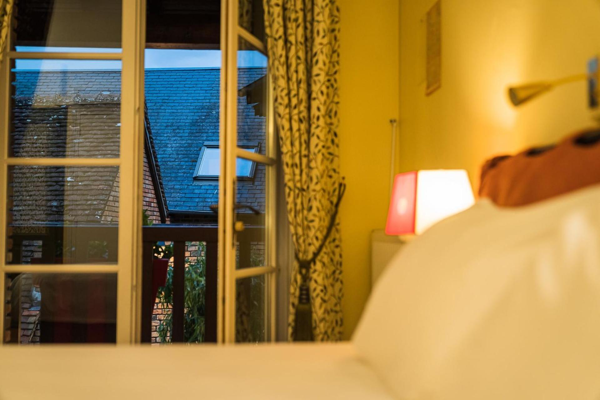 Logis Hotel Auberge Du Cheval Blanc Yvoy-le-Marron Dış mekan fotoğraf