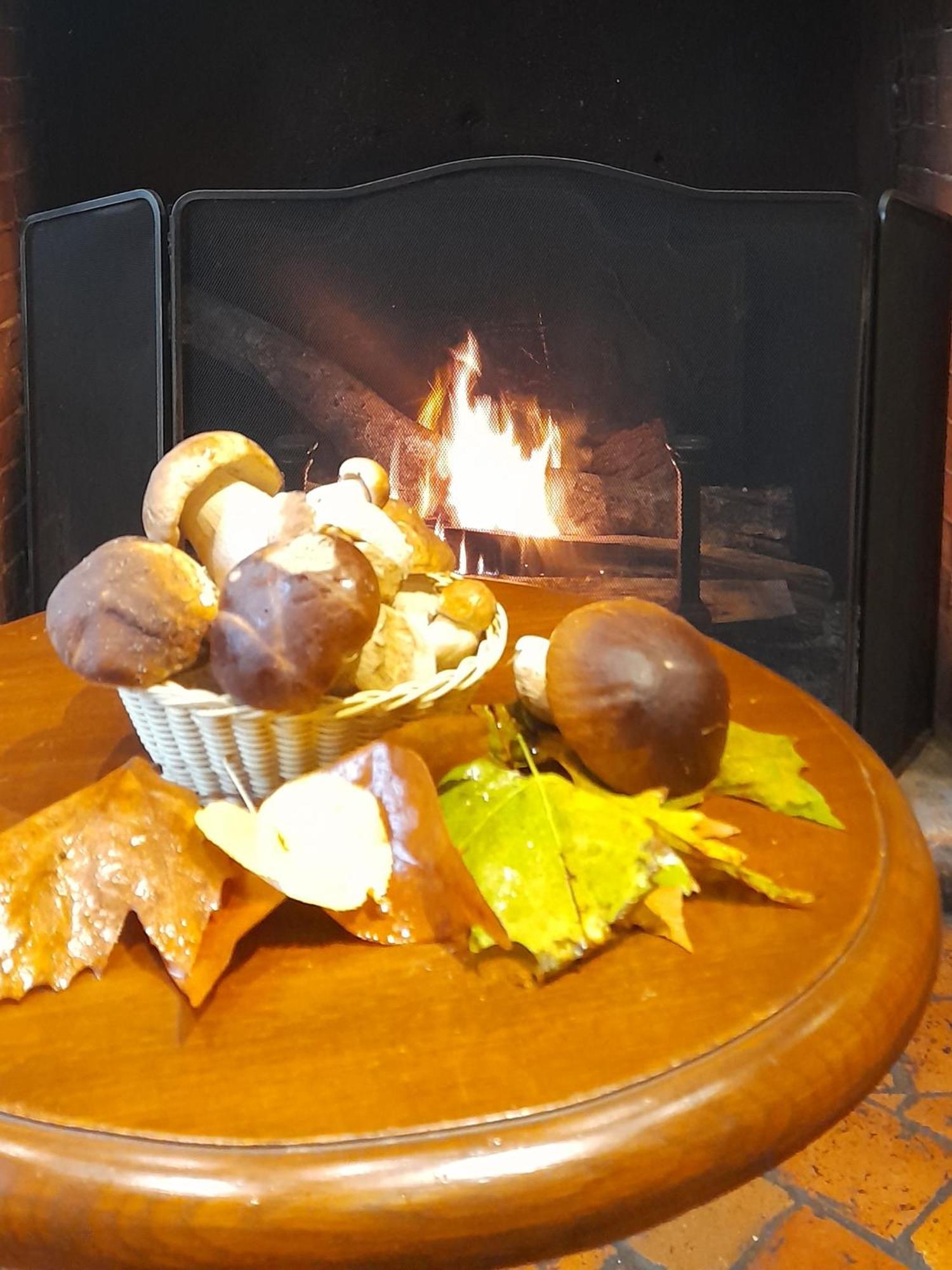 Logis Hotel Auberge Du Cheval Blanc Yvoy-le-Marron Dış mekan fotoğraf