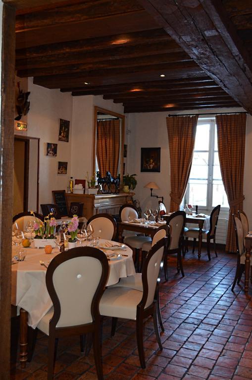 Logis Hotel Auberge Du Cheval Blanc Yvoy-le-Marron Dış mekan fotoğraf