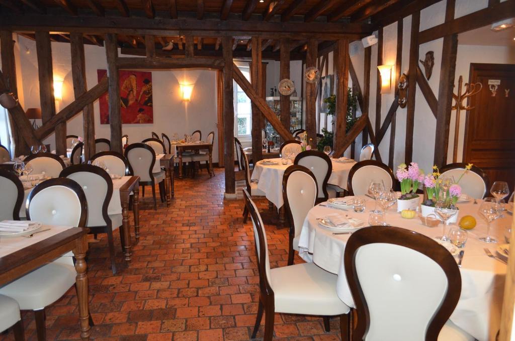 Logis Hotel Auberge Du Cheval Blanc Yvoy-le-Marron Dış mekan fotoğraf